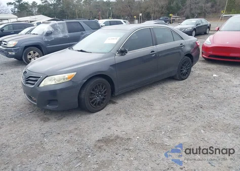 2010 Toyota Camry Le z USA, uszkodzony, nr VIN 4T4BF3EK1AR003603